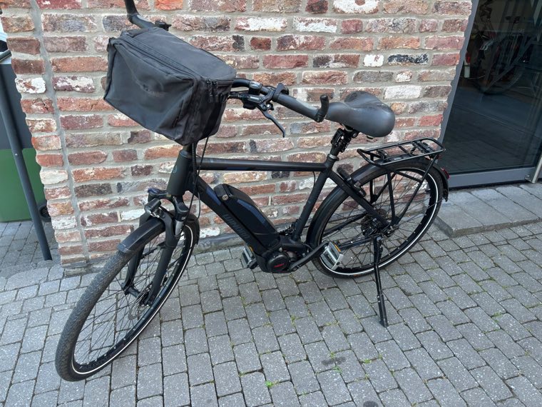 Citybike mit Korb nach der Inspektion